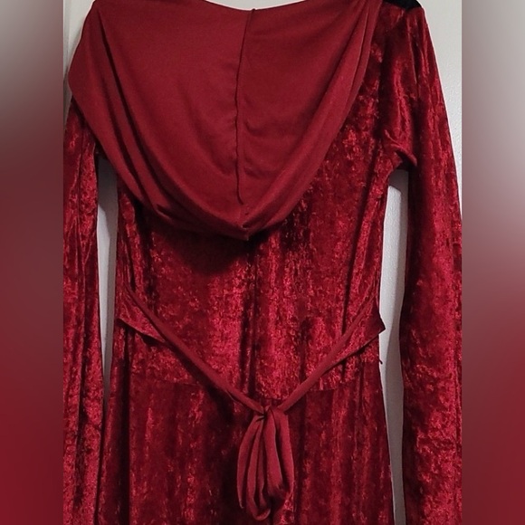 Vintage- Spirit Red and Black Long Sleeve, hooded velvet dress:costume -M:L - Picture 7 of 7